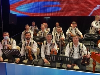 Orchestra Ansamblului „Cindrelul-Junii Sibiului”, la show-ul „Vedeta Populară”