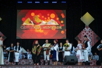 Silvia Macrea, Junii Sibiului și Ceata Junilor,  onorați pe scena Festivalului „Cântecele Munților”