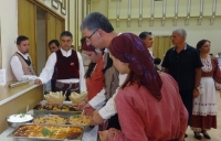 Festin la „Cântecele Munților”: specialități culinare, cântece și dansuri populare